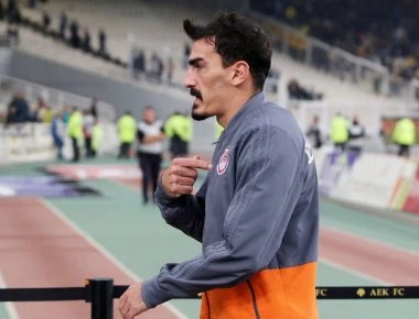 Η αντίδραση του Λάζαρου κατά την αποχώρηση από το ΟΑΚΑ και η χειρονομία του Φορτούνη (βιντεο)